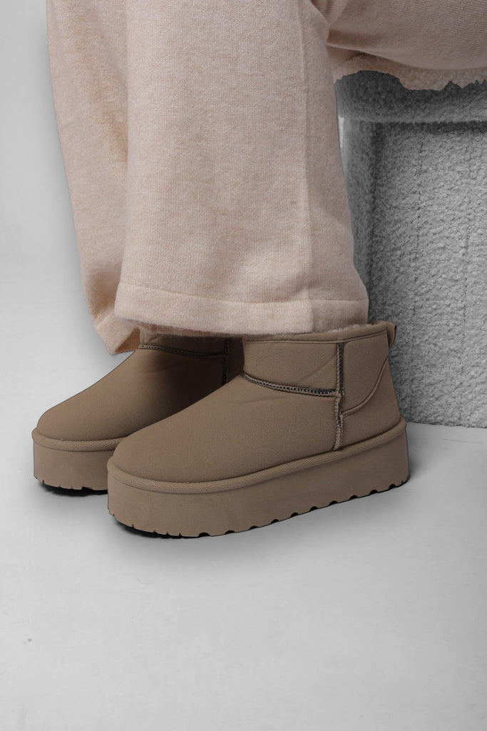 bottines fourrées parfaite pour l'hiver, style cosy et confortable 